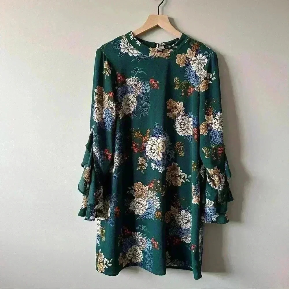 Bebop You Be Free Women's size XL Green Floral Shift Dress Bell Sleeve Photos